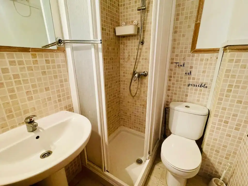 Badezimmer von Wohnung zum Verkauf in Torrox mit Klimaanlage, Terrasse und Möbliert