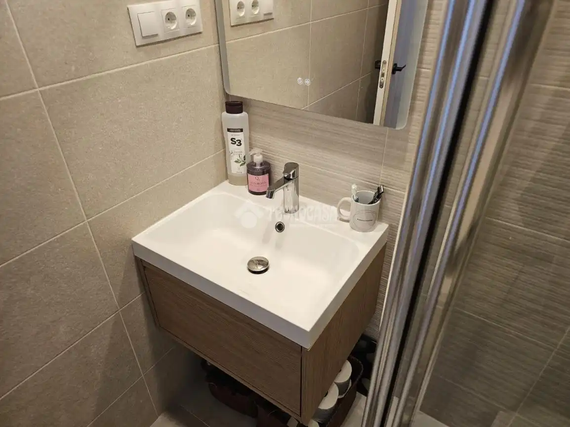 Bathroom of Flat for rent in Madrid  with Air Conditioner, Heating and Furnished