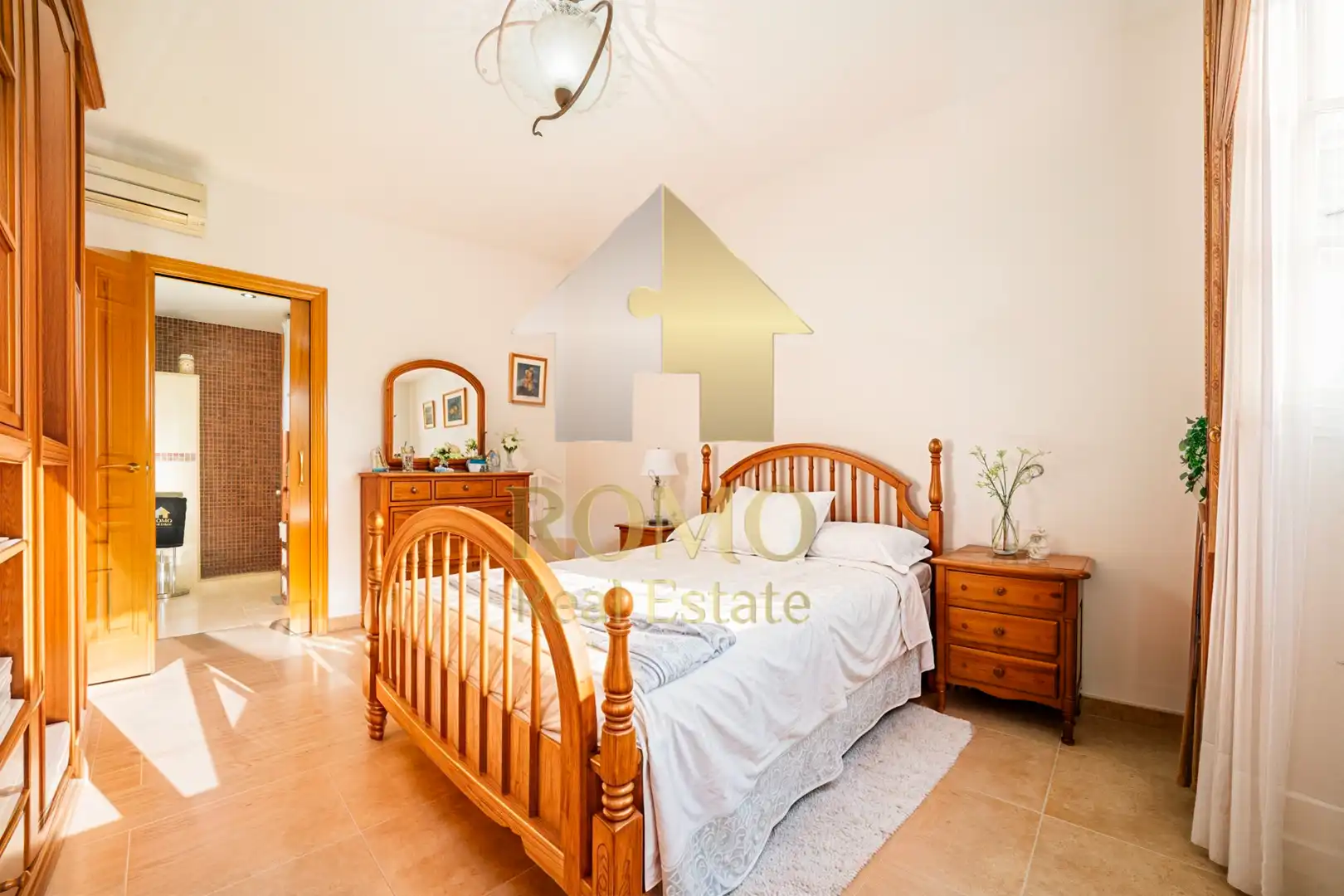 Habitación de Casa o chalet en venta en Santa Perpètua de Mogoda con Aire acondicionado, Calefacción y Terraza
