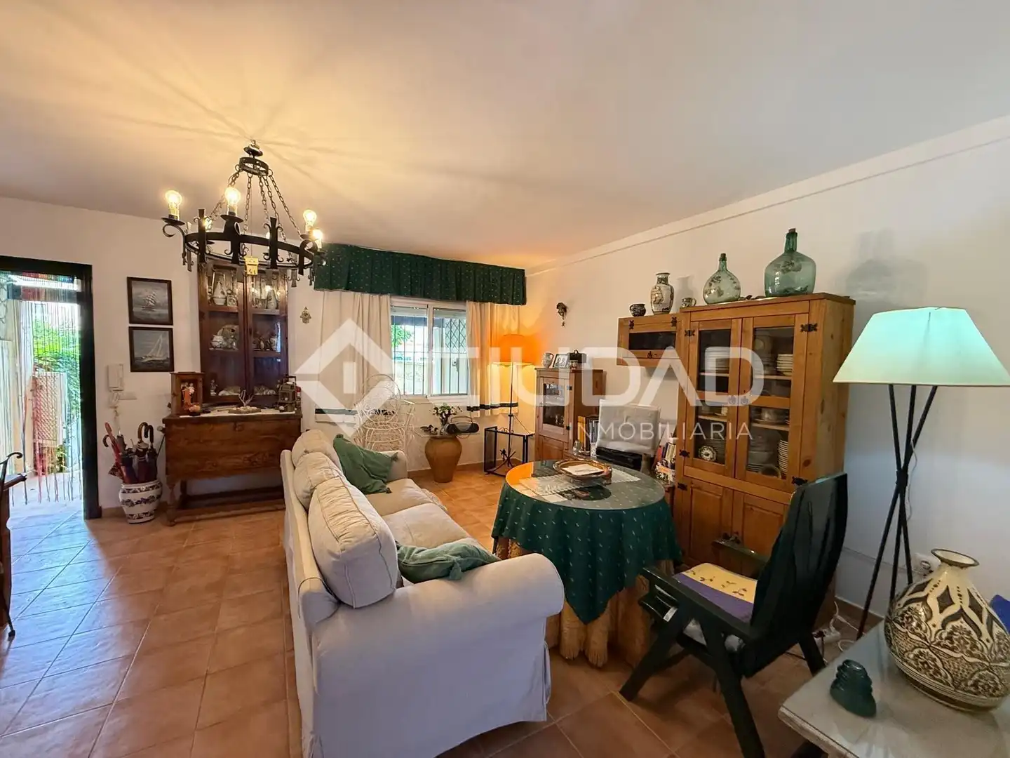 Sala d'estar de Casa o xalet en venda en Chipiona amb Terrassa