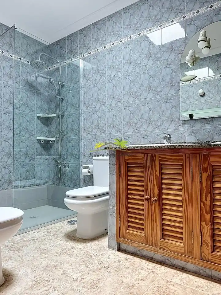 Bany de Casa o xalet en venda en Arrecife amb Terrassa