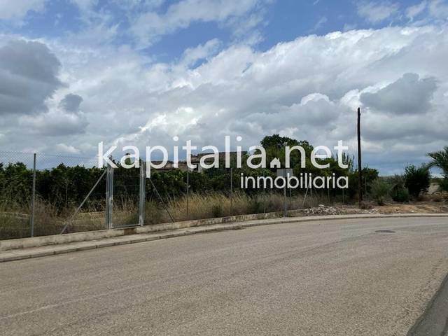 Terreno industrial en Venta en Novelé  / Novetlè