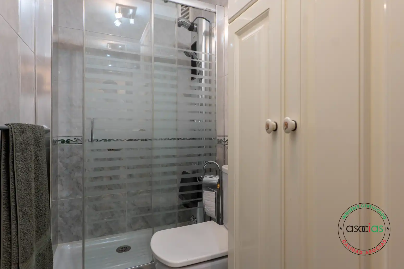 Bathroom of Flat for sale in Gijón   with Heating and Parquet flooring