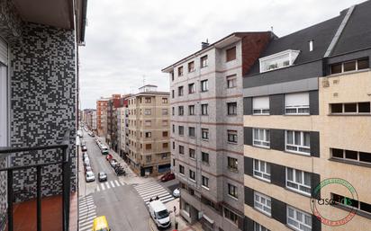 Vista exterior de Pis en venda en Gijón  amb Calefacció i Terrassa