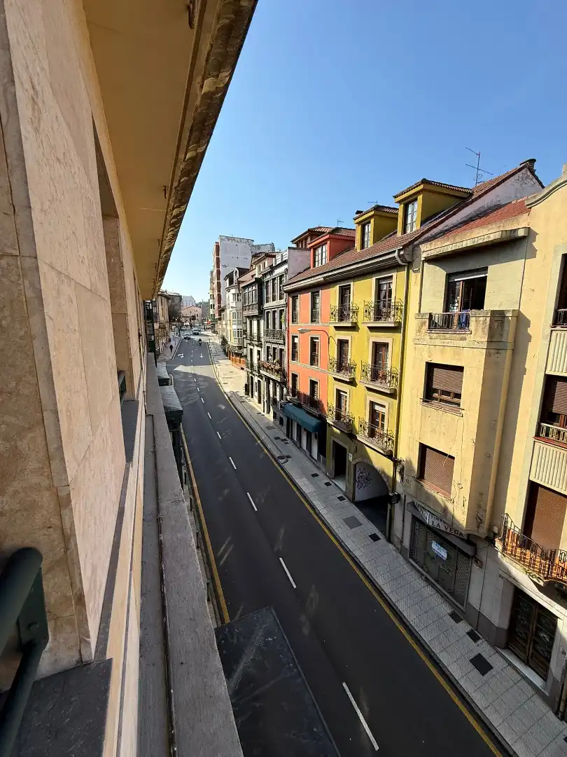 Außenansicht von Wohnung zum Verkauf in Oviedo  mit Heizung, Abstellraum und Möbliert