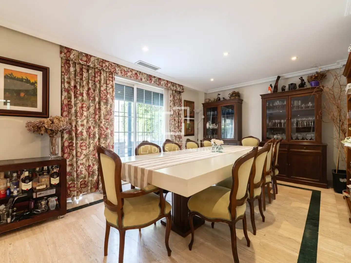 Comedor de Casa o chalet en venta en Madrid con Aire acondicionado, Calefacción y Jardín privado