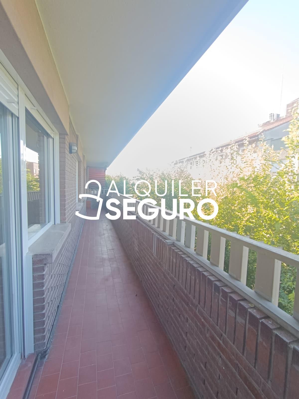 Vista exterior de Pis de lloguer en Valdemoro amb Calefacció i Terrassa