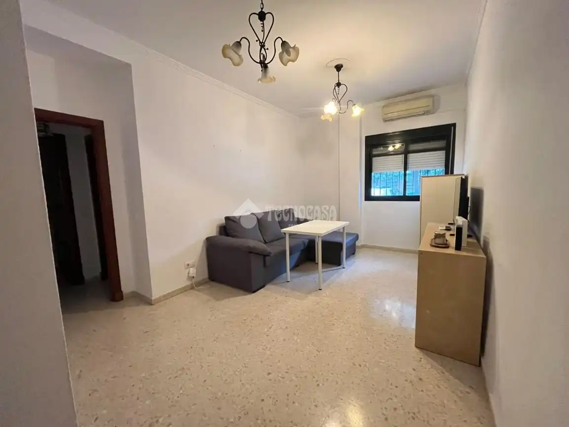 Sala de estar de Piso en venta en Dos Hermanas con Trastero
