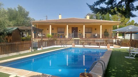 SE VENDE CHALET EN LA ZONA DE TEATINOS