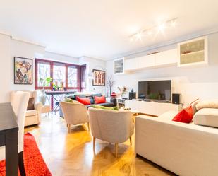 Living room of Flat to rent in  Madrid Capital  with Air Conditioner, Heating and Private garden