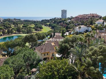 Adossat amb piscina en venda a Urbanización Golf Río Real 1D