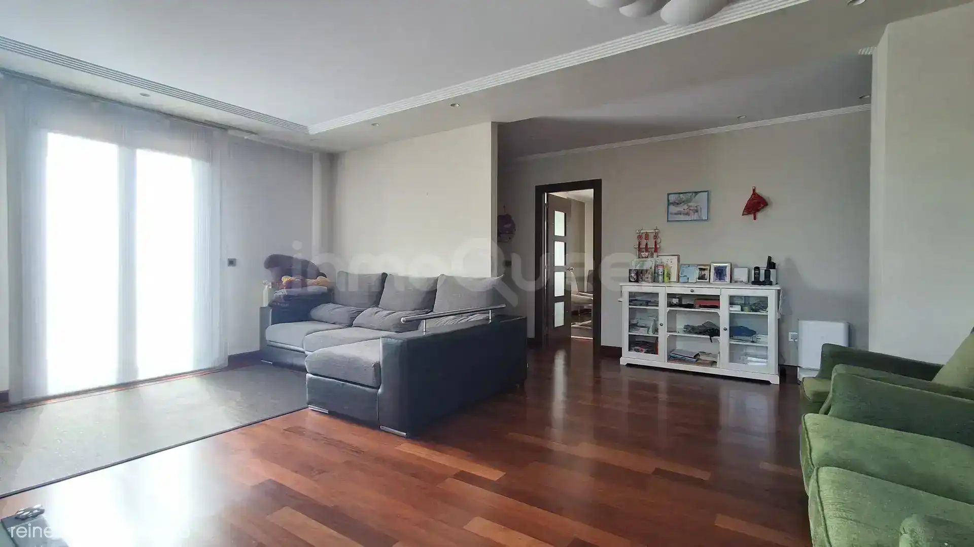 Sala d'estar de Casa o xalet en venda en Oviedo  amb Calefacció, Jardí privat i Terrassa