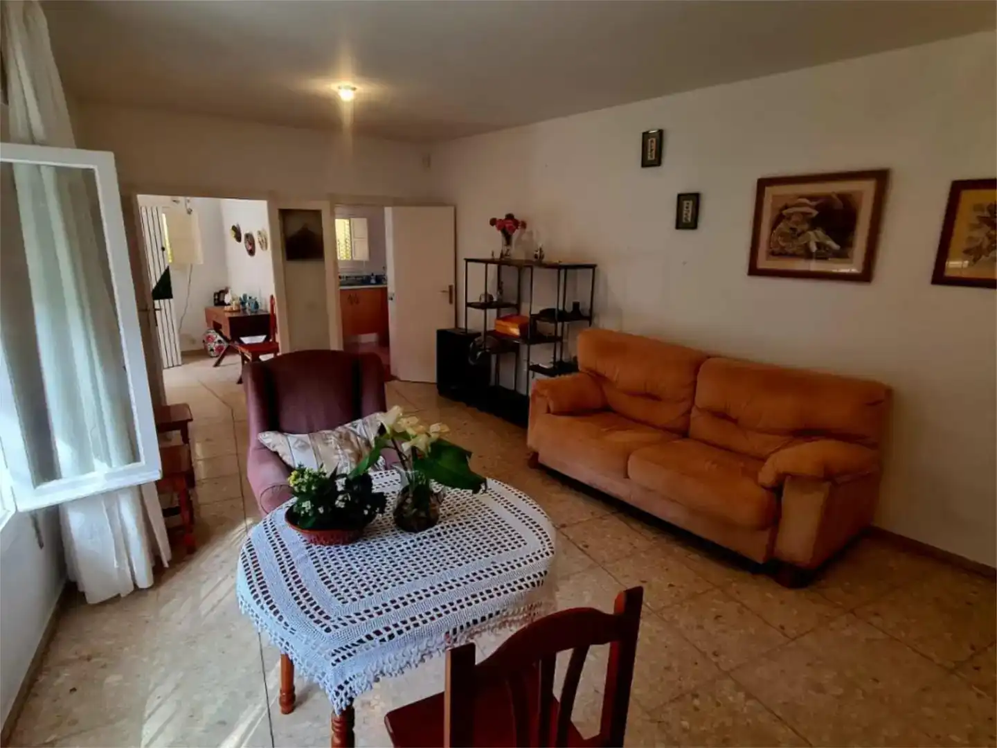 Sala d'estar de Casa o xalet en venda en Marbella amb Jardí privat i Traster
