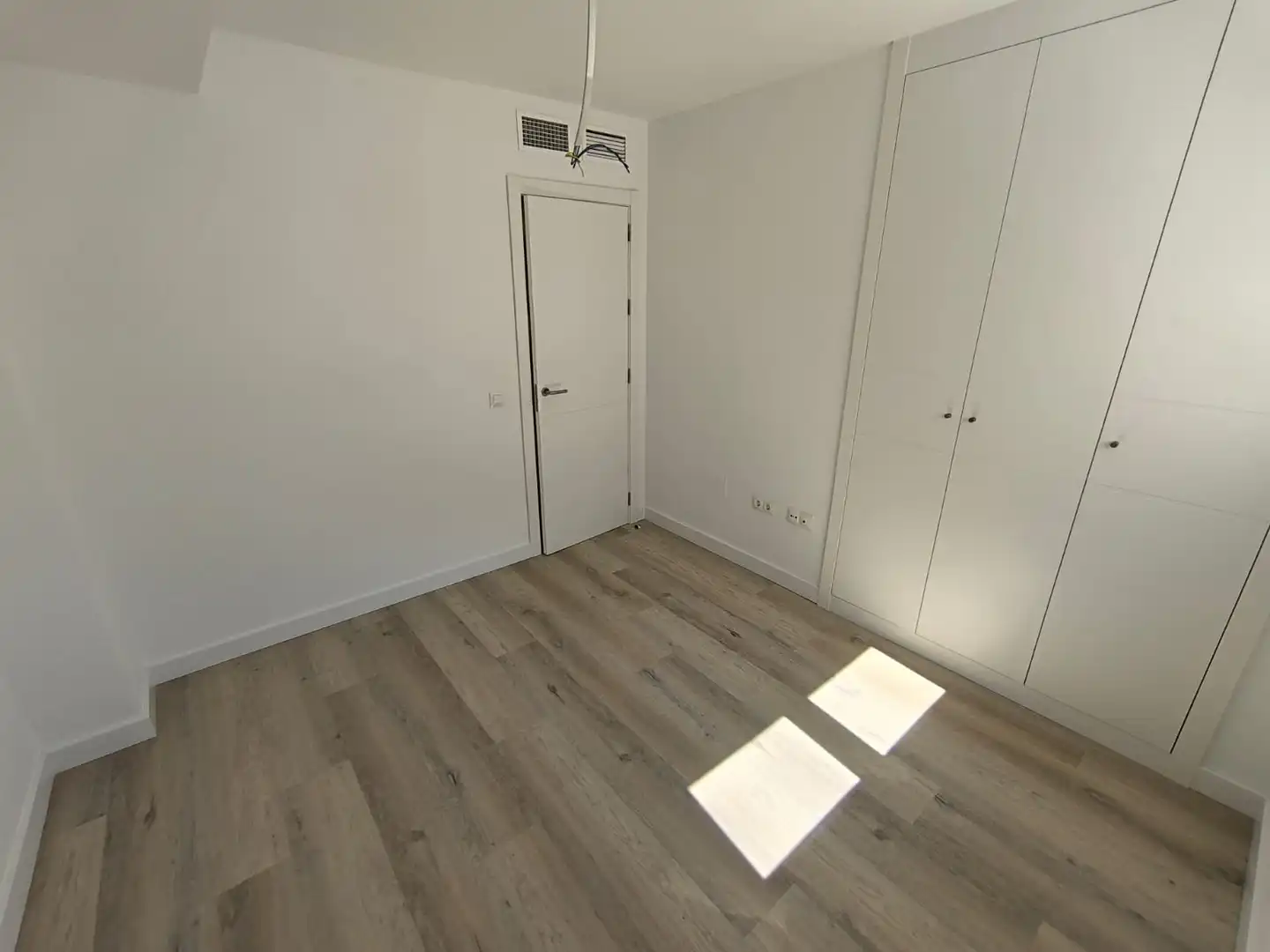 Dormitori de Apartament de lloguer en Marbella amb Aire condicionat, Terrassa i Traster