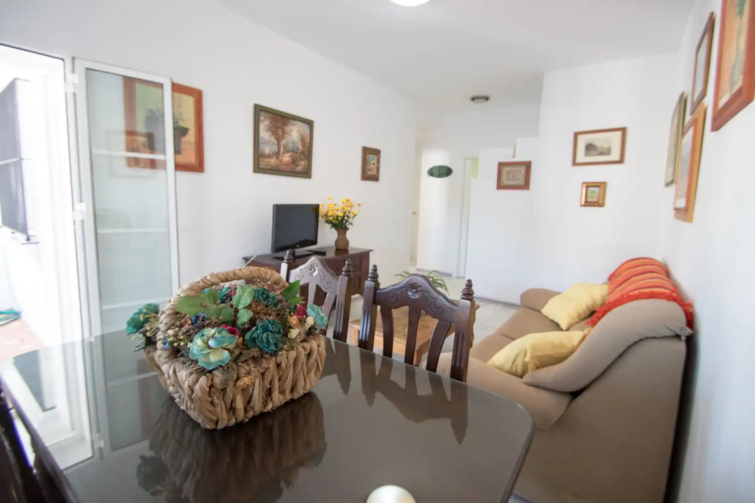 Sala d'estar de Apartament en venda en Chiclana de la Frontera amb Jardí privat, Moblat i Rentadora