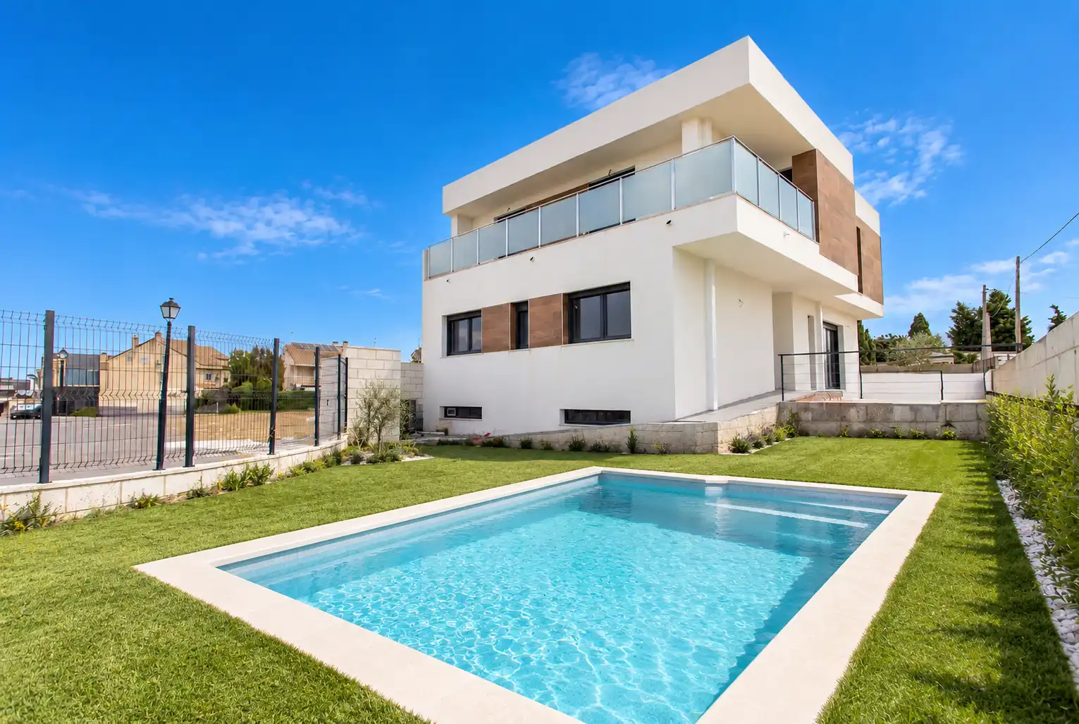 Swimming pool of Houses for sale in Brunete, Madrid