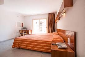 Bedroom of Building for sale in  Sevilla Capital  with Alarm and Community pool