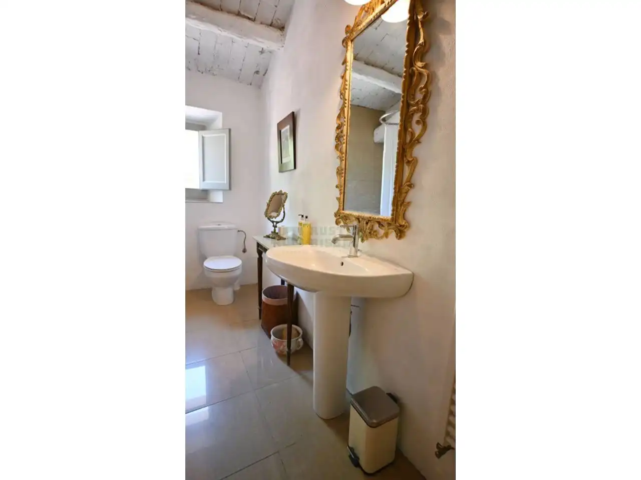 Baño de Finca rústica en venta en Borrassà con Calefacción, Jardín privado y Terraza