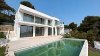 Vista exterior de Casa o xalet en venda en Calonge amb Aire condicionat, Terrassa i Piscina