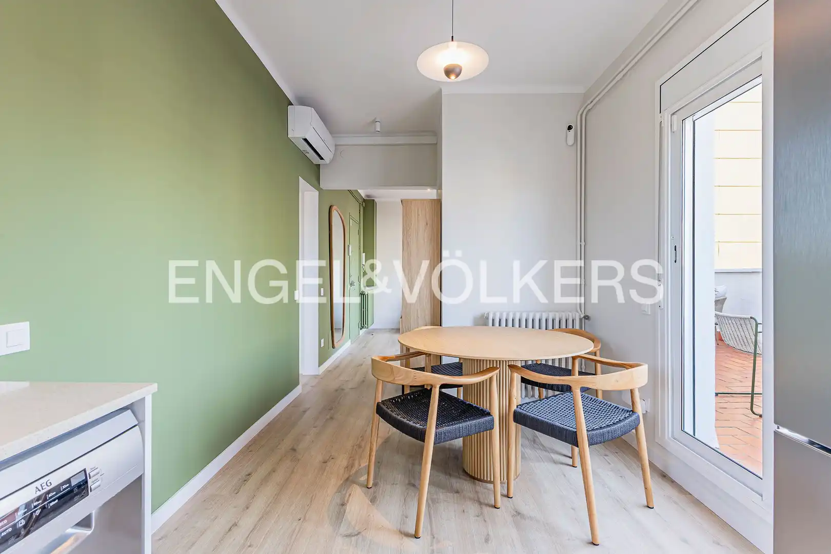 Comedor de Ático de alquiler en Barcelona con Aire acondicionado, Calefacción y Parquet