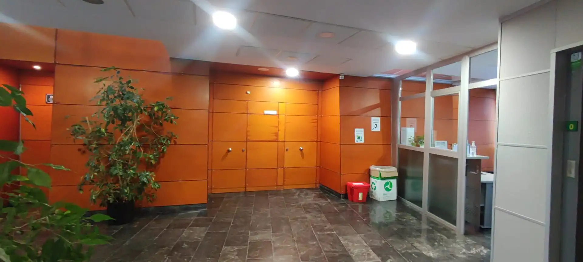 Oficina en venda en Zalla  amb Moblat i Alarma