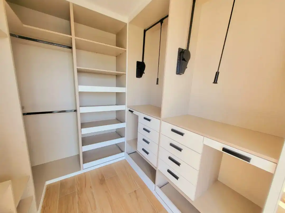 Habitación de Casa adosada en venta en Vigo  con Aire acondicionado, Calefacción y Jardín privado
