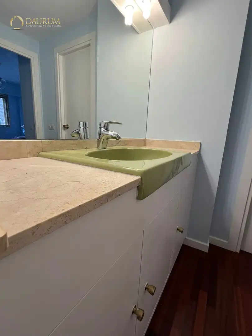 Badezimmer von Wohnung zum Verkauf in Madrid mit Klimaanlage, Heizung und Terrasse
