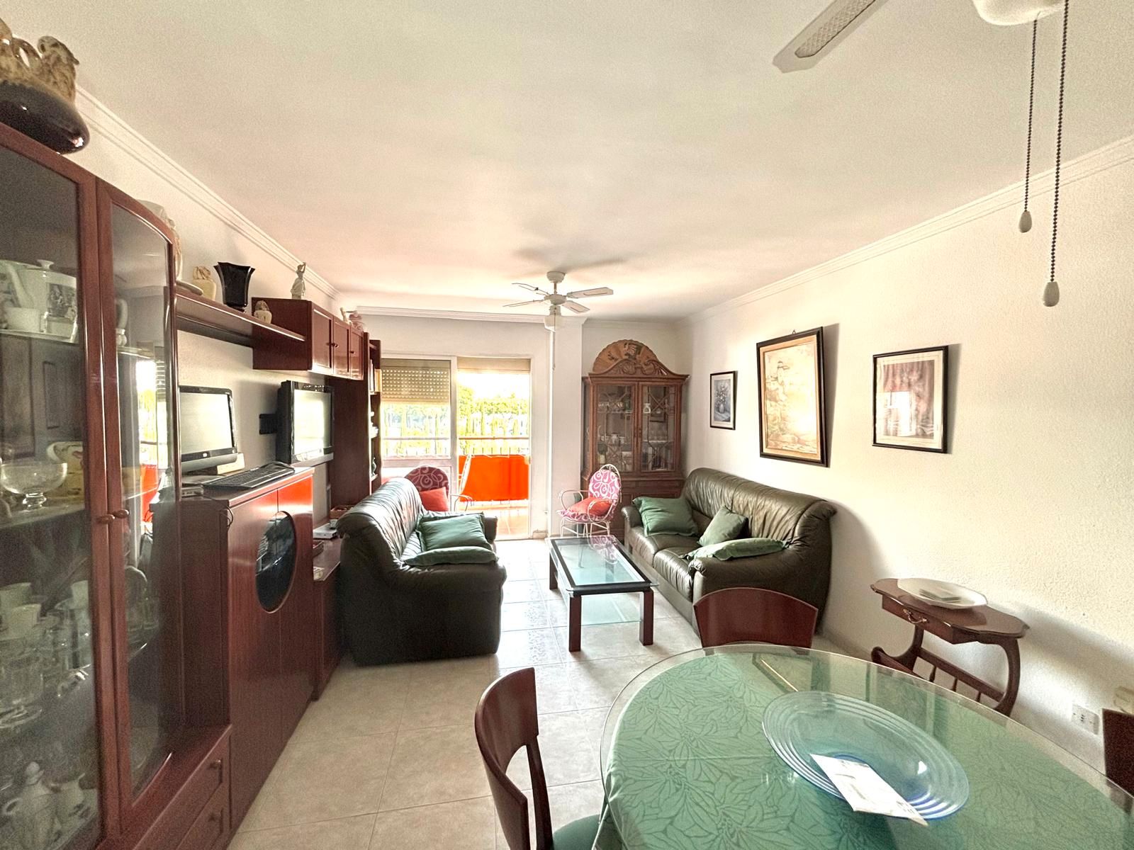 Sala d'estar de Pis en venda en Benalmádena amb Terrassa, Traster i Moblat