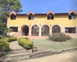 Exterior view of Country house for sale in Palau-solità i Plegamans