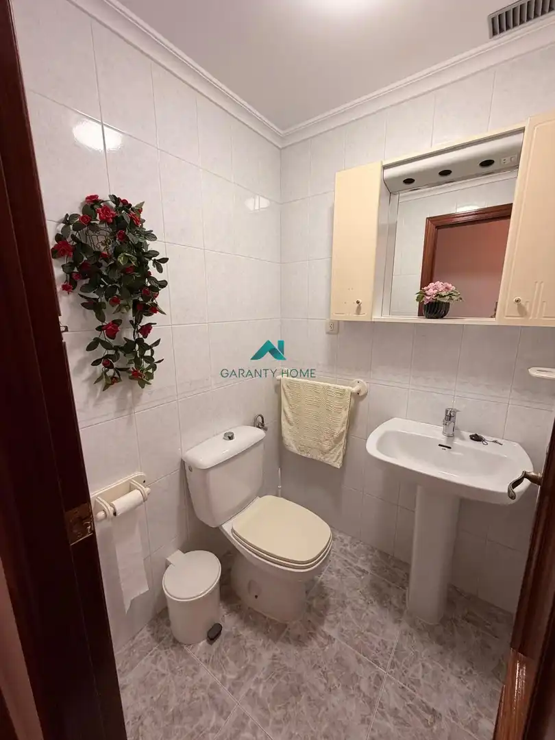Bathroom of Ground floor for sale in Martos  with Furnished