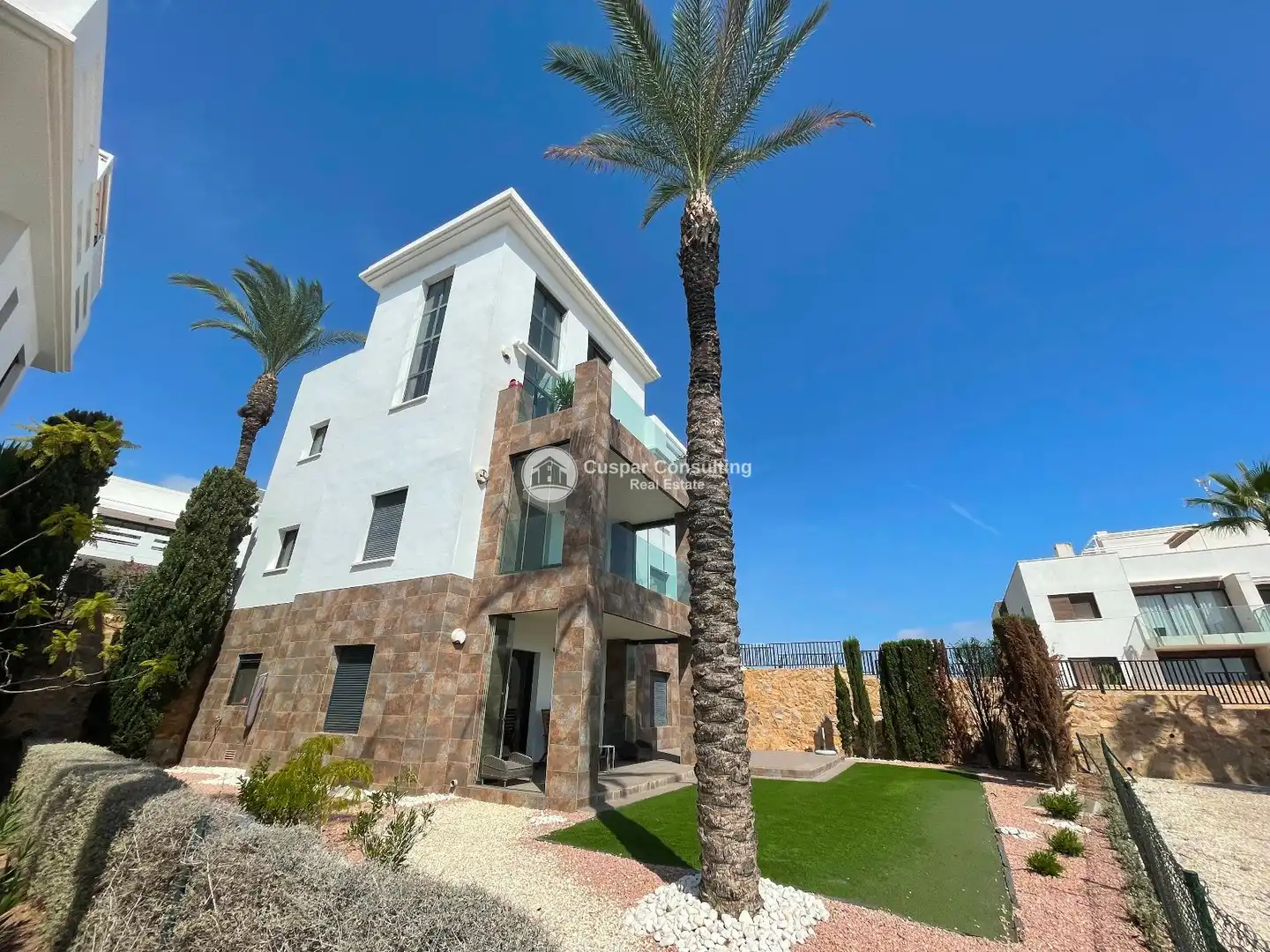 Vista exterior de Àtic en venda en Orihuela amb Aire condicionat, Calefacció i Terrassa