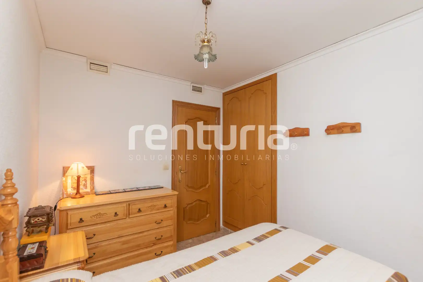 Bedroom of Flat for sale in Valencia  with Air Conditioner, Heating and Terrace