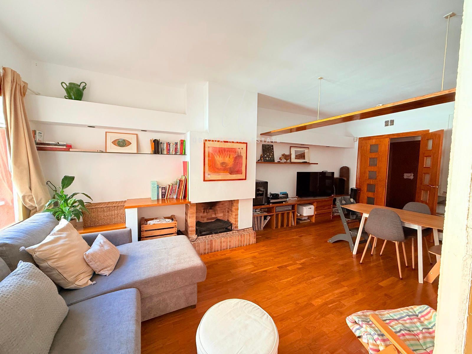 Sala d'estar de Pis de lloguer en  Barcelona Capital amb Aire condicionat, Calefacció i Parquet