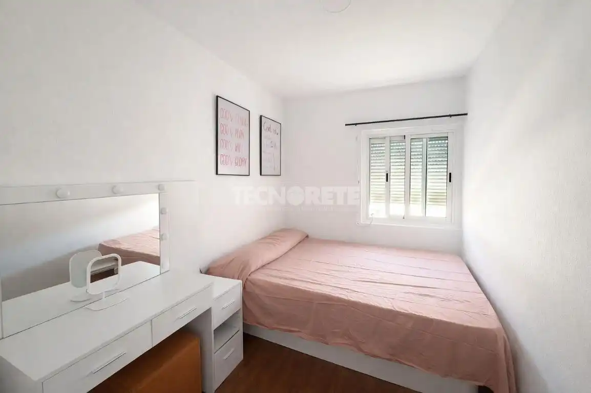 Bedroom of Flat for sale in Madrid  with Air Conditioner, Heating and Terrace