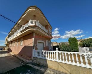 Vista exterior de Casa o xalet en venda en Orihuela amb Jardí privat, Terrassa i Traster