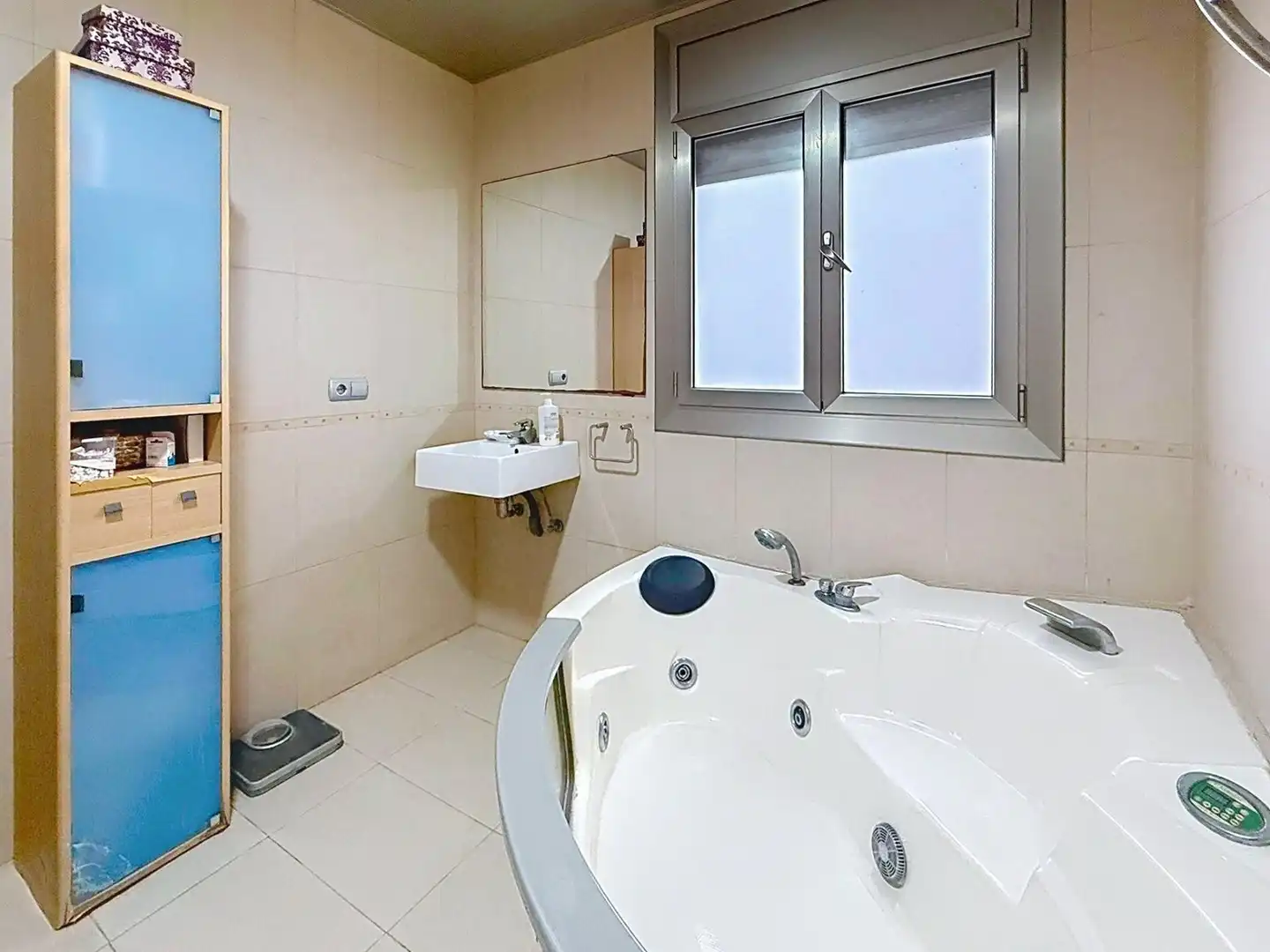 Bathroom of Houses for sale in Calafell  with Swimming Pool