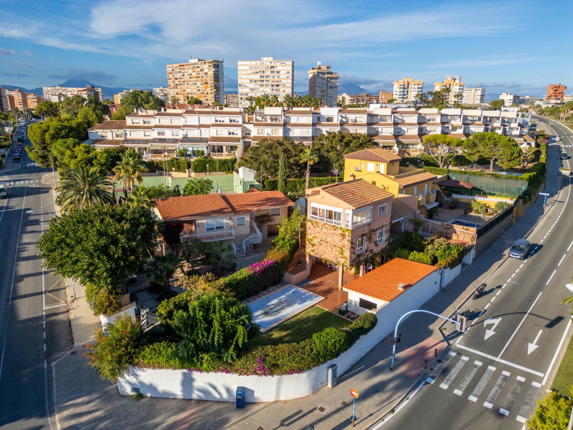 House or chalet for sale in  COSTA BLANCA, Cabo de las Huertas, Playa de San Juan - El Cabo de las Huertas