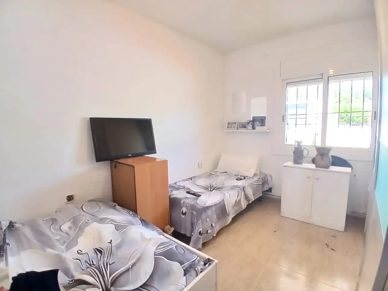 Dormitori de Casa o xalet en venda en Barcelona amb Aire condicionat, Calefacció i Jardí privat