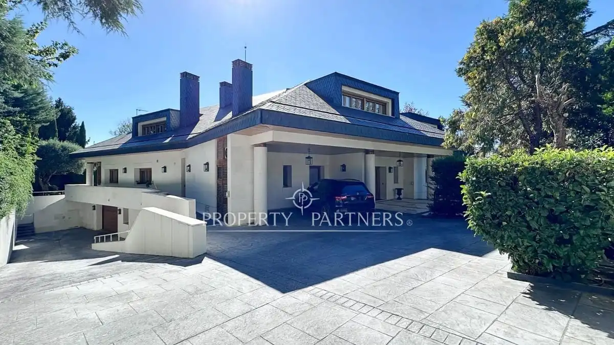 Chalet con piscina en venta en Hastings School - Sobradiel, imagen 2