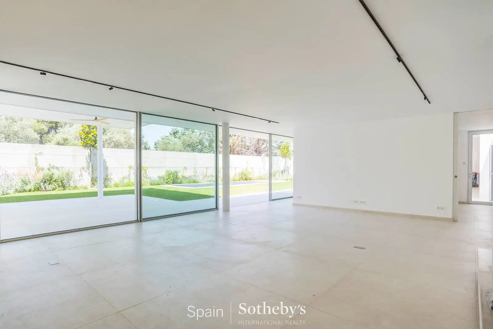 Houses for rent in Madrid  with Air Conditioner, Heating and Private garden