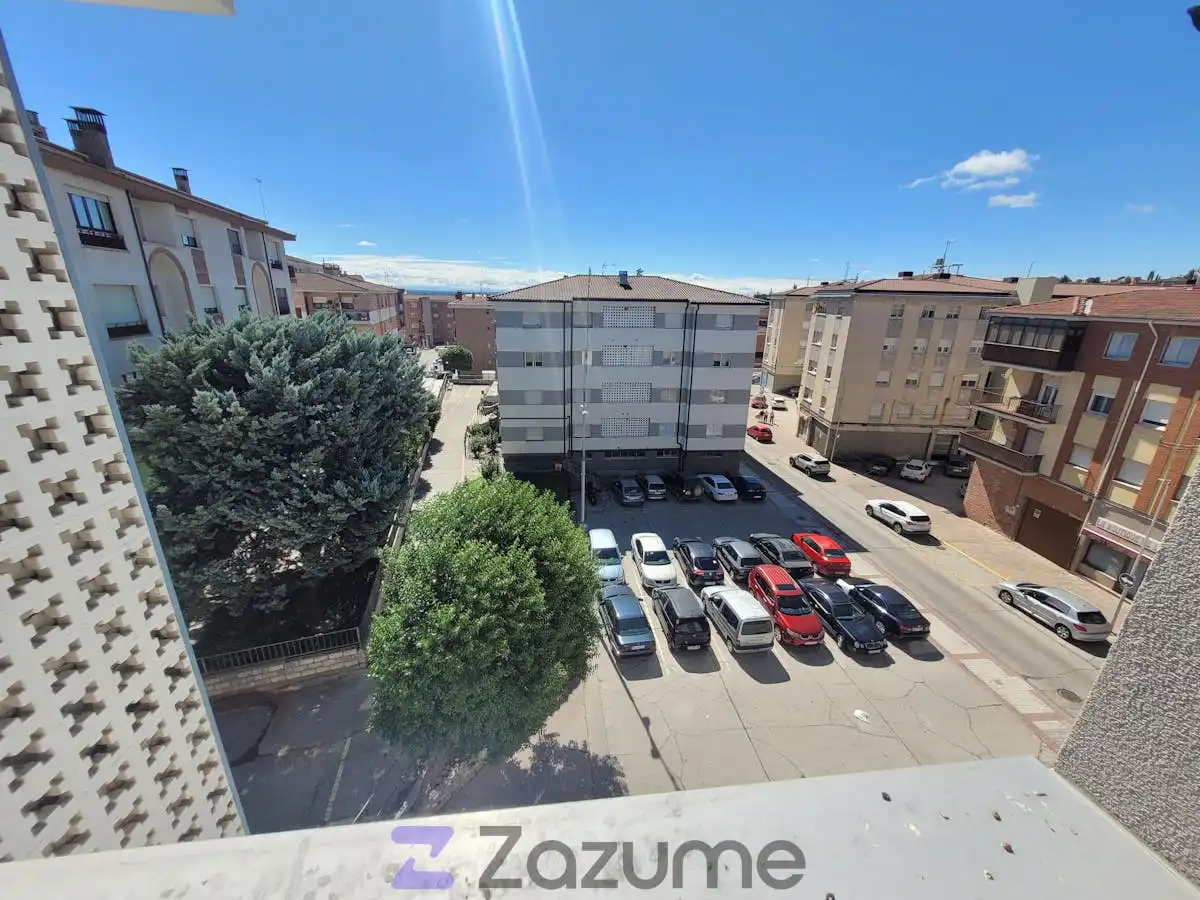 Parkplatz von Wohnung zur Miete in Cuéllar mit Heizung, Parkett und Möbliert