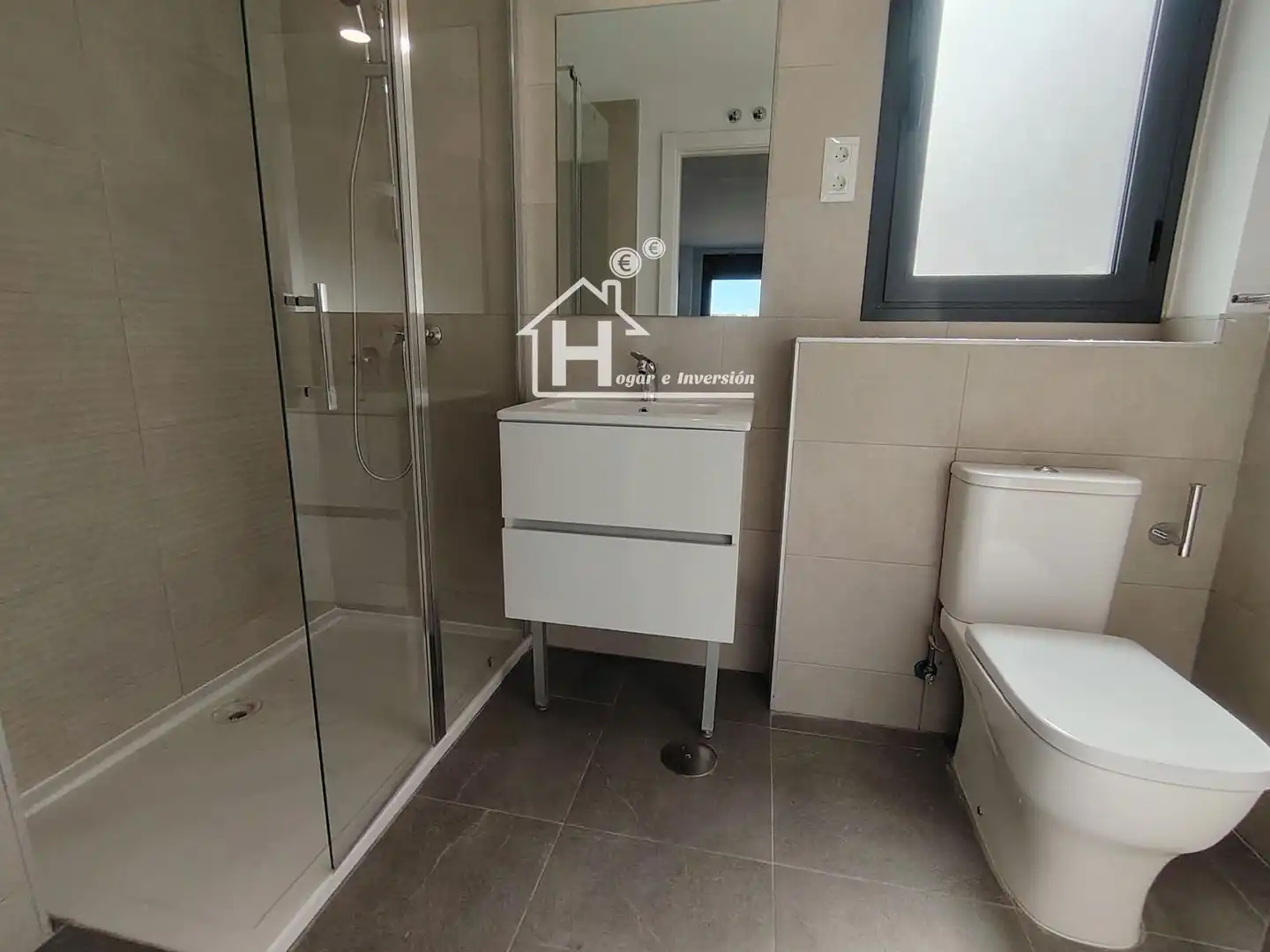 Badezimmer von Wohnung zur Miete in Guadalajara mit Klimaanlage, Heizung und Terrasse