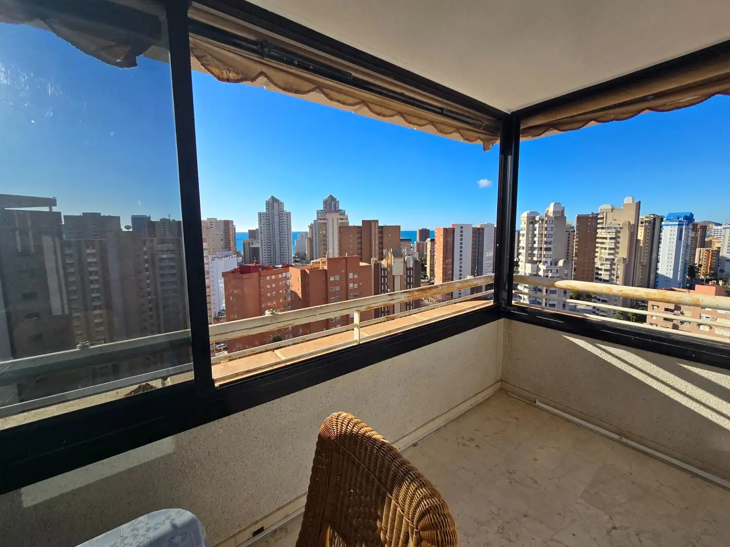 Vista exterior de Apartamento en venta en Benidorm con Amueblado y Piscina comunitaria