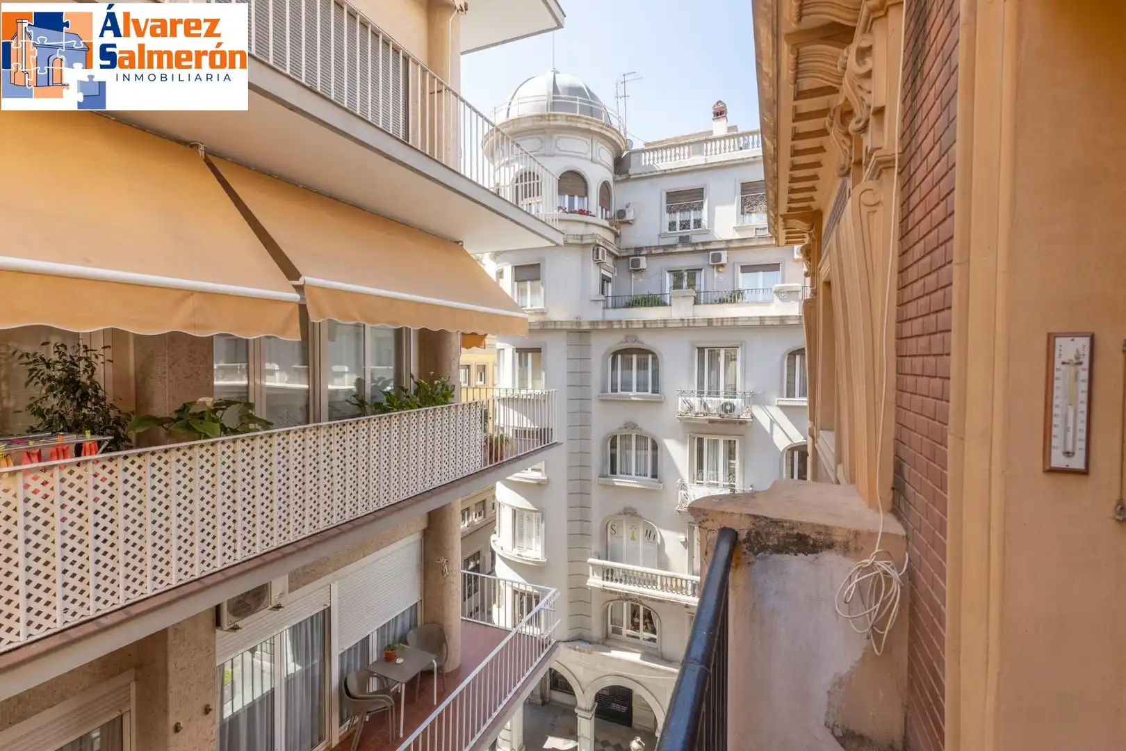 Terrassa de Pis en venda en Granada amb Calefacció