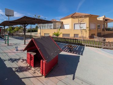 Mixto residencial en venta en Calle Maria Zambrano 13