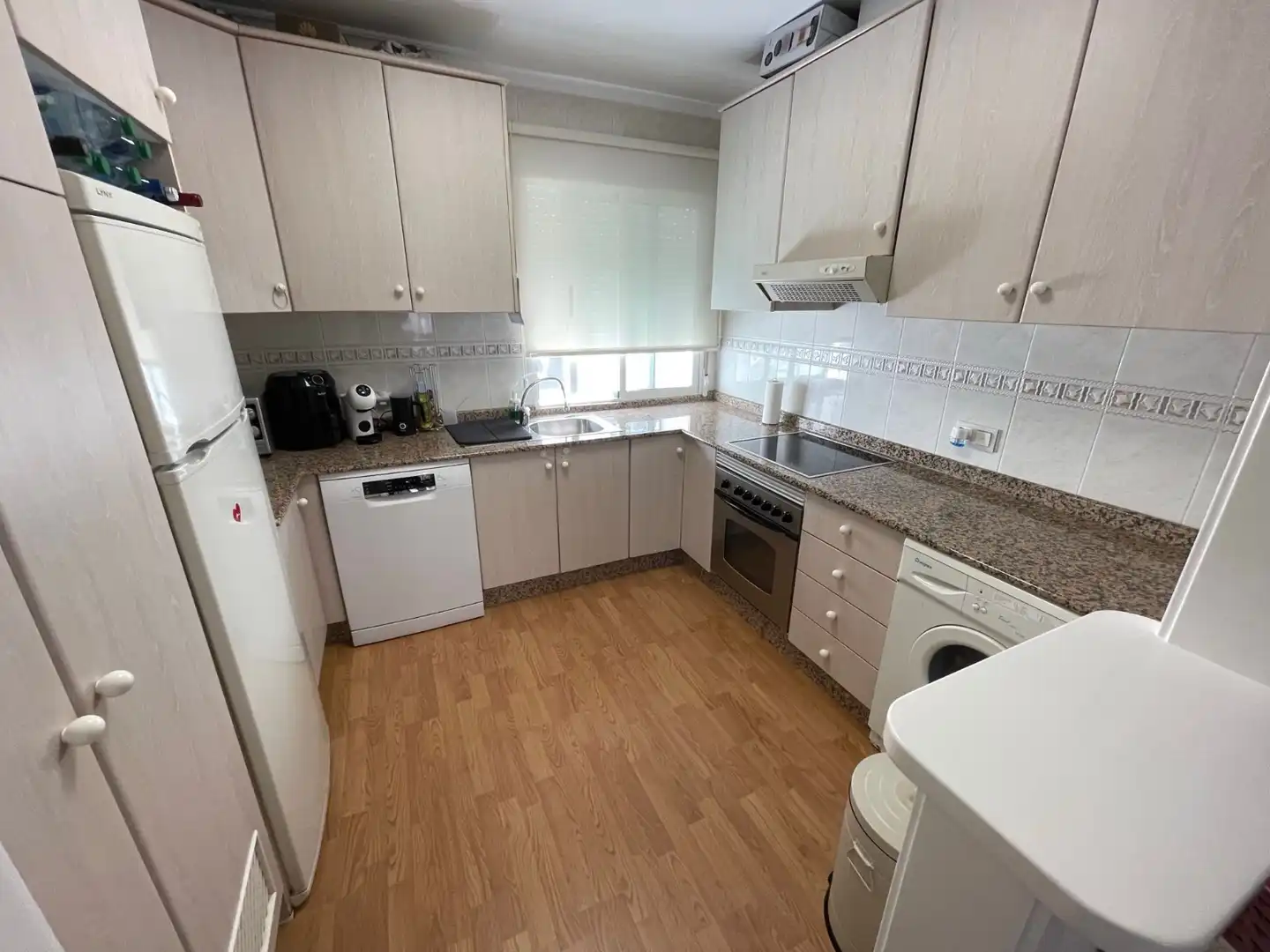 Cocina de Apartamento de alquiler en Mazarrón con Aire acondicionado, Amueblado y Lavadora