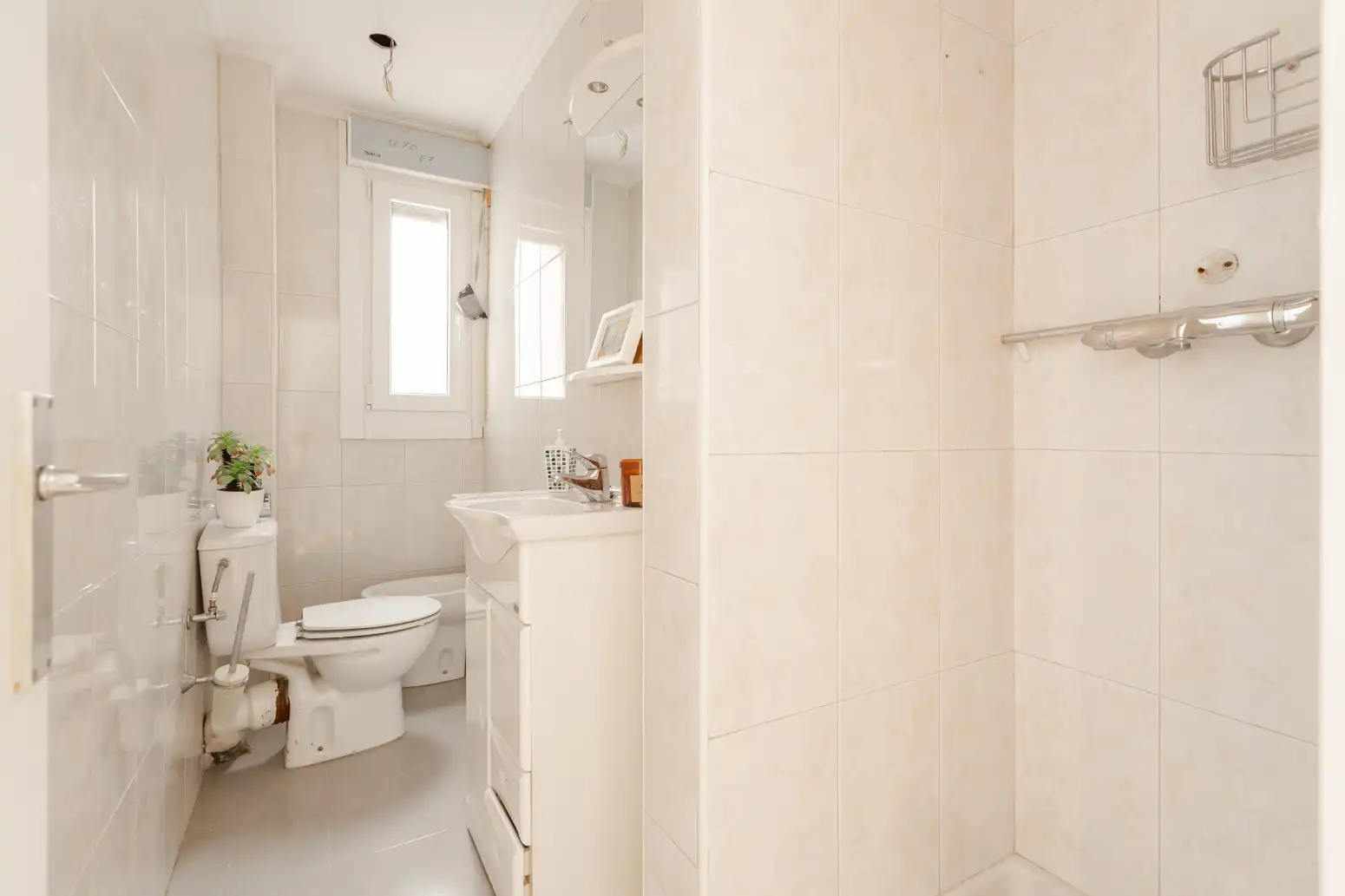 Bathroom of Attic for sale in  Pamplona / Iruña  with Heating and Terrace