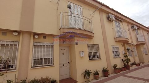 Foto 4 de Casa adosada en venta en Avenida Doctor Juan Reyes, 35, La Zarzuela - San José - Belén, Linares