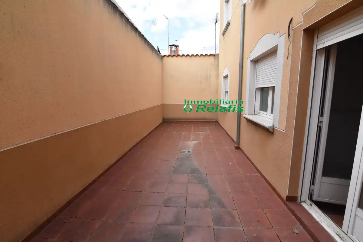 Vista exterior de Pis en venda en Ciudad Rodrigo amb Calefacció, Parquet i Terrassa