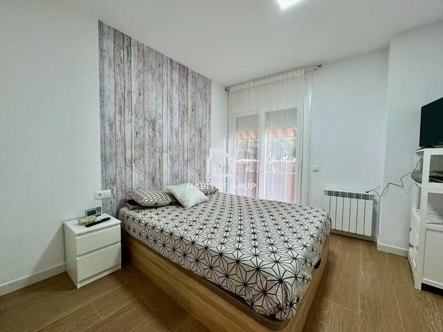 Bedroom of Flat for sale in Girona  with Air Conditioner, Heating and Private garden